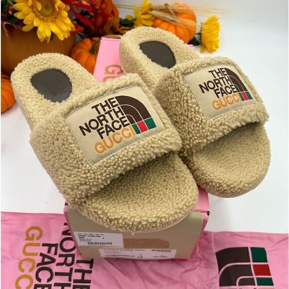 Men’s Gucci X north face fleece sandals size 9 made in Italy